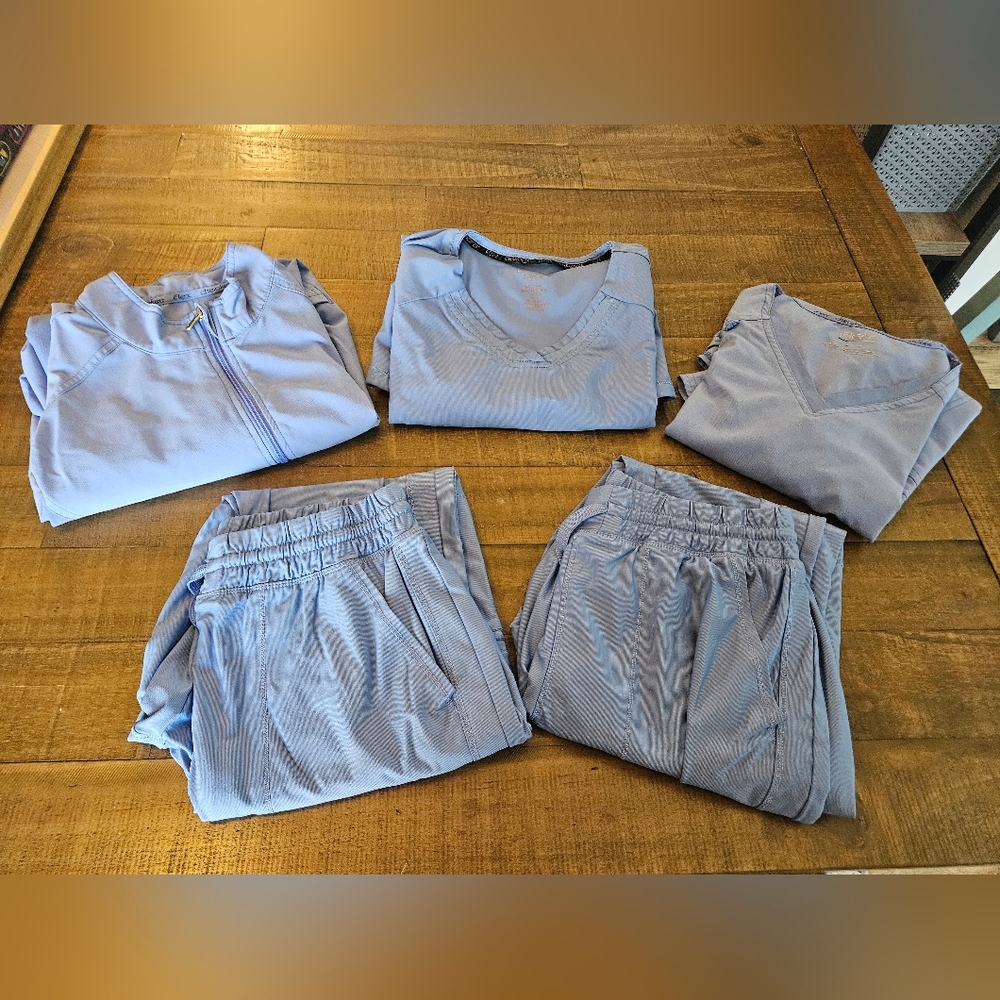 LOT of 5 Cherokee iFlex and Form 2 Scrub Sets Ceil Blue Womens Medium 1 Jacket